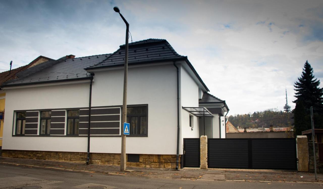 Loli Apartman Miskolc Bagian luar foto