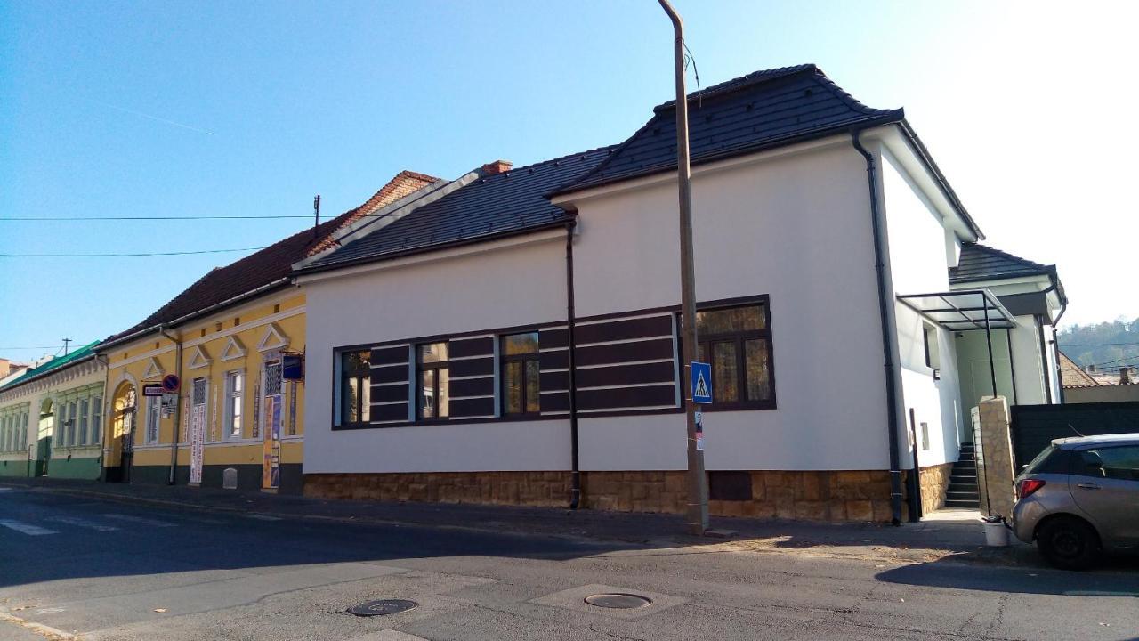 Loli Apartman Miskolc Bagian luar foto