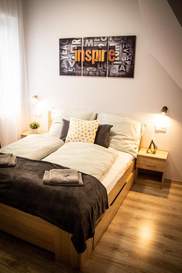 Loli Apartman Miskolc Bagian luar foto