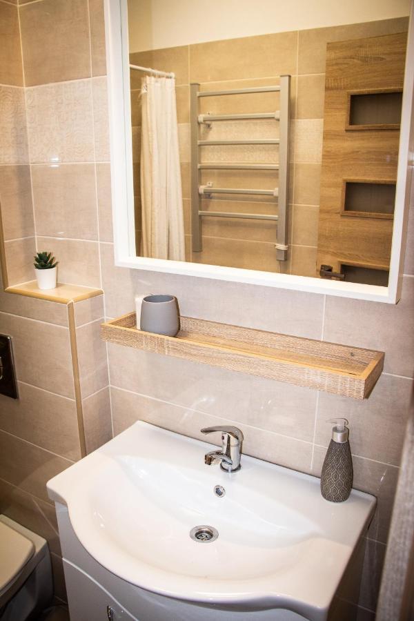 Loli Apartman Miskolc Bagian luar foto