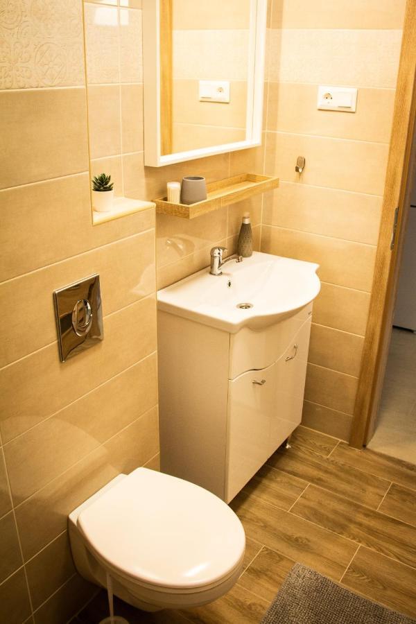 Loli Apartman Miskolc Bagian luar foto