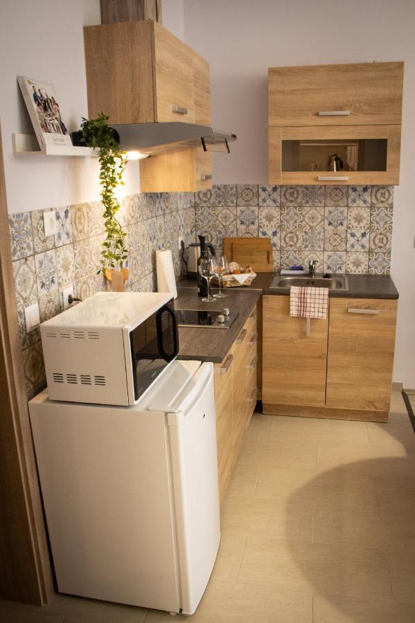 Loli Apartman Miskolc Bagian luar foto