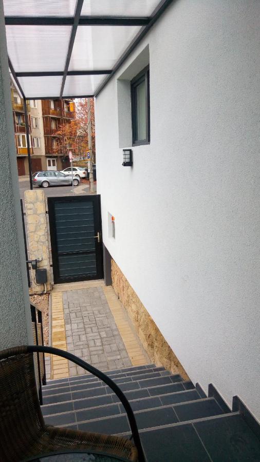 Loli Apartman Miskolc Bagian luar foto